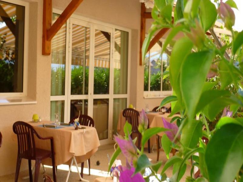 Hotel Le Chatard Sarcey Εξωτερικό φωτογραφία